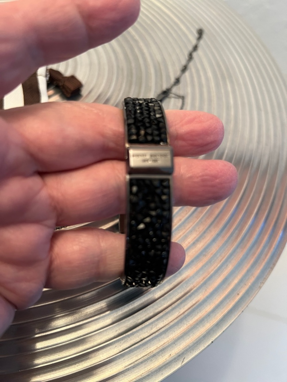 HENRI BENDEL NWOT BLACK ROCKS & GUNMETAL BRACELET & COORDINATING NECKLACE - Picture 3 of 14